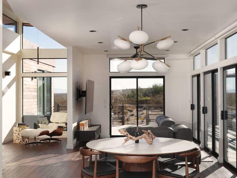 Panoramic Heaven - Luxury Designer W Holiday home Joshua Tree
